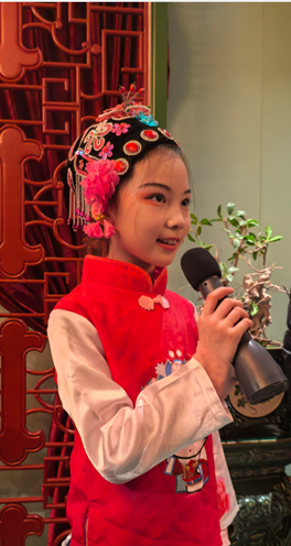 晚宴现场京剧才艺表演